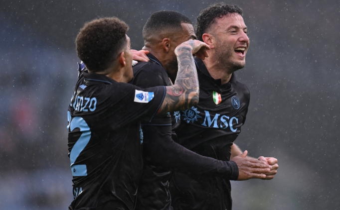 Napoli, yenilginin yaras�n� sard�