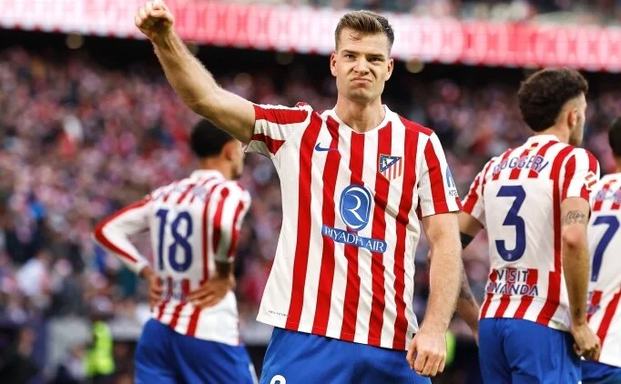 Alexander S�rloth'tan transfer ve Okan Buruk yan�t�!