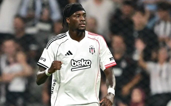 Be�ikta�'ta Abraham, kamptan ayr�ld�