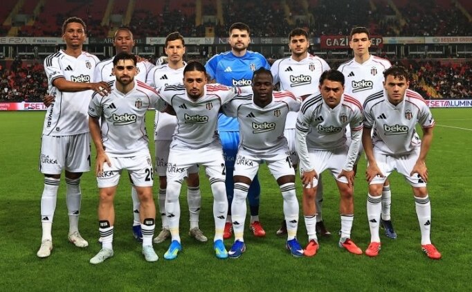 Be�ikta�'ta �� ayr�l�k birden!