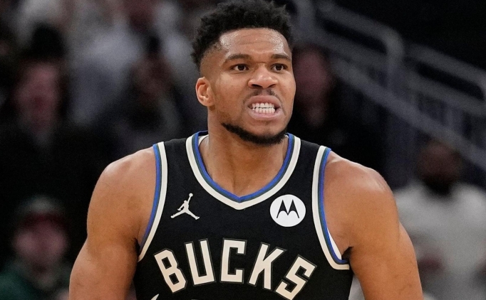 'Giannis, Bucks'tan ayr�lmaya haz�r oldu�unu iletti' iddias�