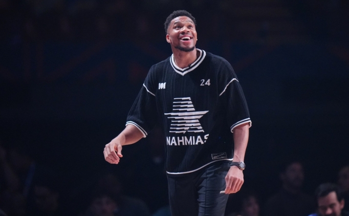 Giannis, Bucks'a sadakat mesaj�n� yineledi: '�u an i�in ba�l�y�m'