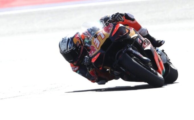MotoGP'de Avusturya Grand Prix'sini Pedro Acosta kazand�
