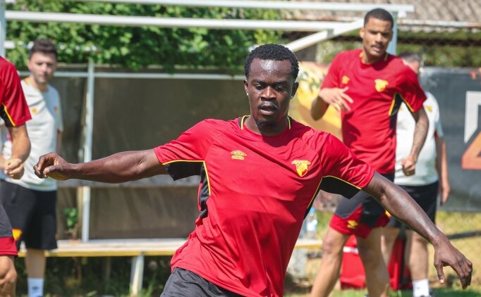 G�ztepe'de g�zler Juan ve Dennis'te