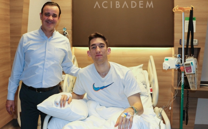 Be�ikta� GA�N'de Ahmet Ata �zbek ameliyat oldu