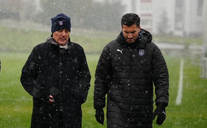 Vincenzo Montella, Ba�ak�ehir Futbol Kul�b�n� ziyaret etti.