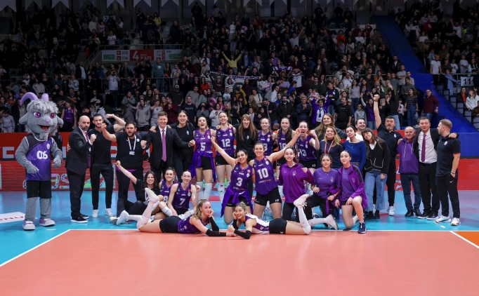 Zerenspor evinde Eczac�ba��'na kar�� son sette kazand�!