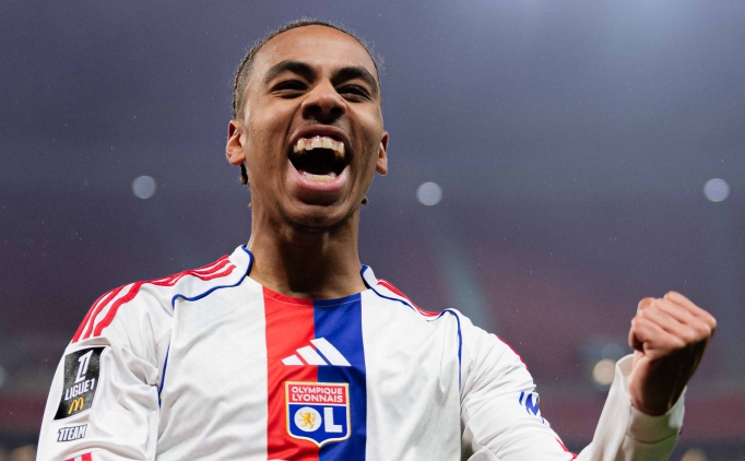 Lyon'dan ligde �st �ste 7. galibiyet!