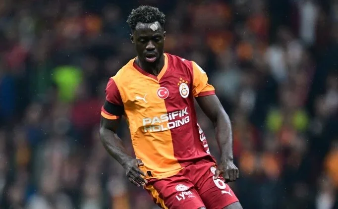 Galatasaray, ideal savunmas�na d�n�yor!