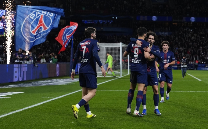PSG, Metz'i yendi ve liderli�e y�kseldi