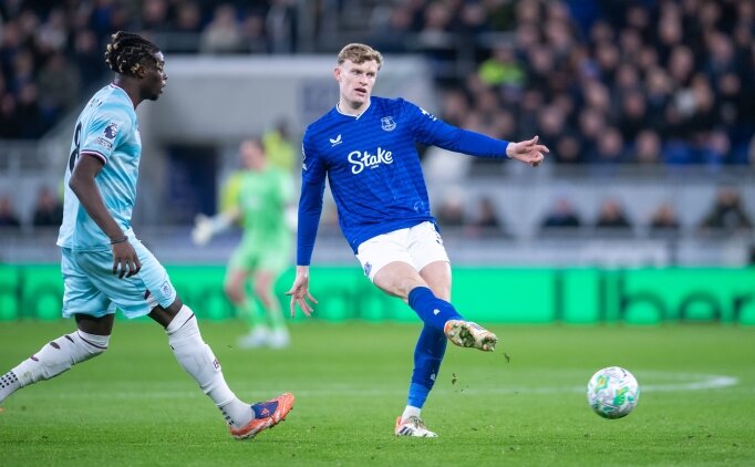 Everton, Burnley kar��s�nda iki golle kazand�