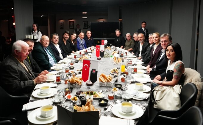 Be�ikta� camias�, iftarda bulu�tu