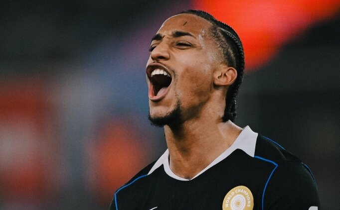 Joao Pedro'dan, Aston Villa'ya kar�� �ov!