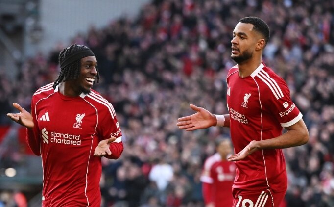 Galatasaray'�n rakibi Liverpool'dan 5 goll� galibiyet!