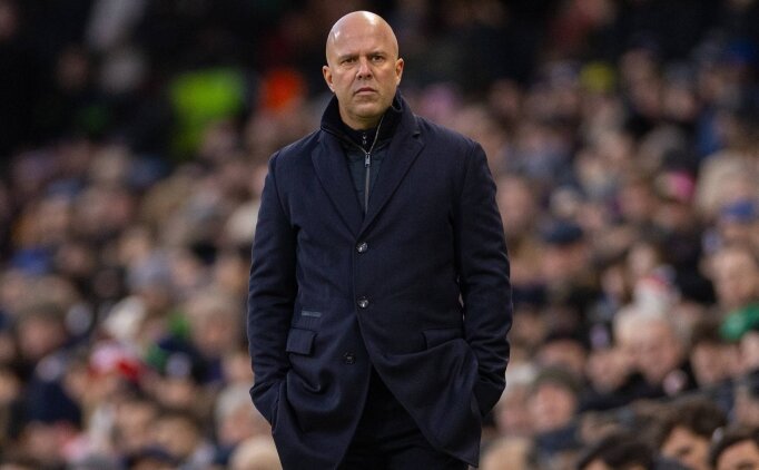 Milan'dan Arne Slot hamlesi! �lk g�r��me olumlu