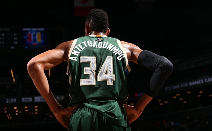  Giannis Antetokounmpo, Chelsea Kad�n Futbol Tak�m�'n�n orta�� oldu