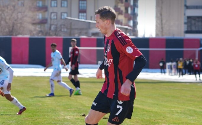 Vanspor evinde Adana Demirspor'u tek golle ge�ti