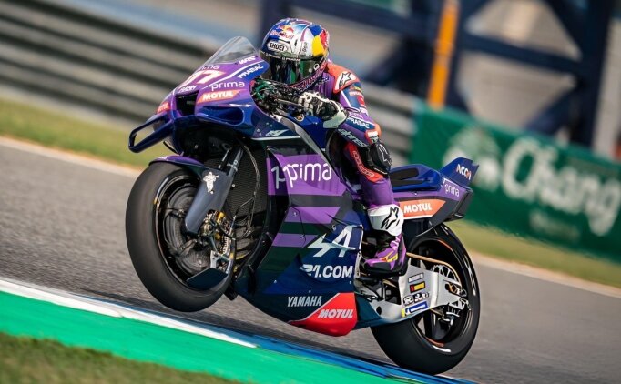 Toprak Razgatl�o�lu, Brezilya'da piste ��k�yor