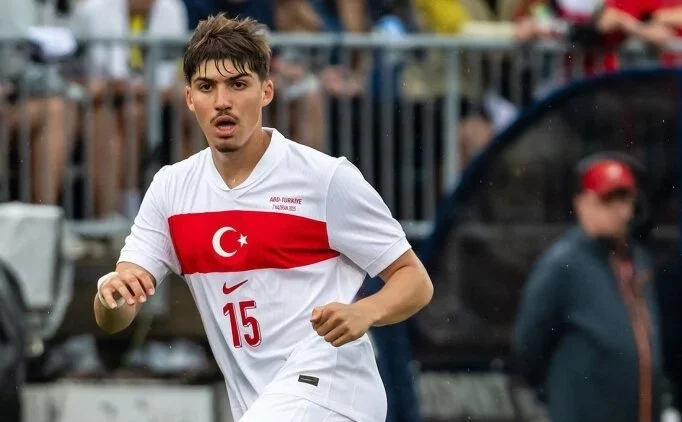 Yusuf Ak�i�ek, Fransa'da ameliyat oldu