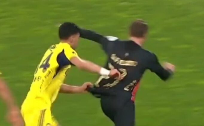 Fatih Karag�mr�k'te penalt� itiraz�!