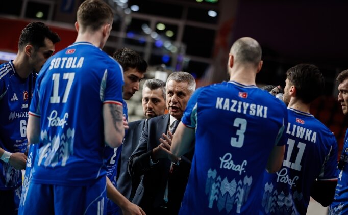 Halkbank'ta g�zler Efeler Ligi'nin play-off etab�nda