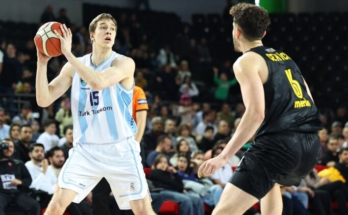 T�rk Telekom, Anadolu Efes'e konuk