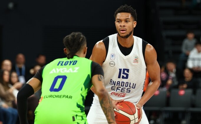 Anadolu Efes evinde TOFA�'� devirdi