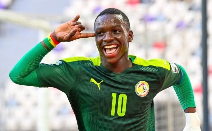 Fenerbah�e'nin gen� transferi Diouf �lkesine d�nd�