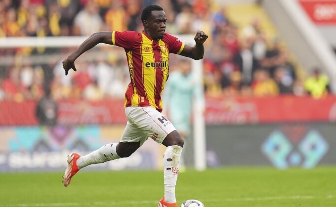G�ztepe'de Dennis'e Premier Lig'den talip ��kt�