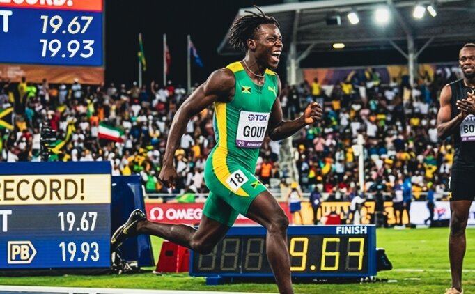 Avustralyal� atlet Gout Gout, Usain Bolt'u geride b�rakt�!