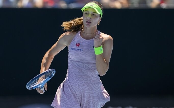 Zeynep S�nmez'den bir ilk daha!