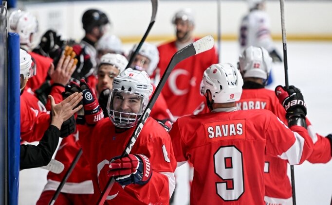 Buz Hokeyi Milli Tak�m�m�z, grup ma�lar�na galibiyetle ba�lad�!