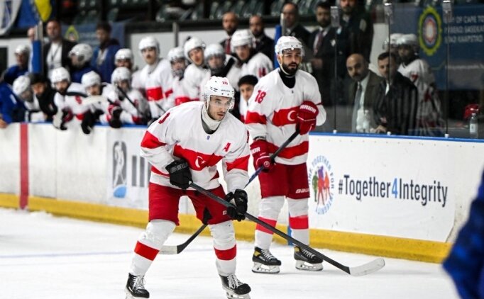 Buz Hokey Milli Tak�m�m�z, klasman y�kseldi