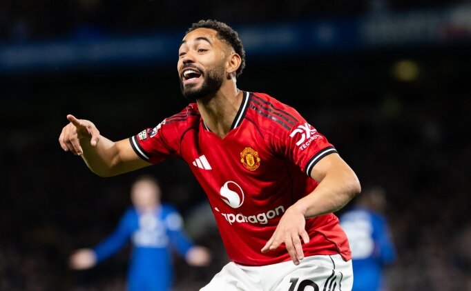 Manchester United, Chelsea'yi devirdi!