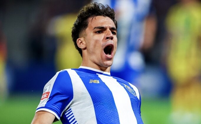 Deniz G�l asistini yapt�, Porto hata yapmad�!