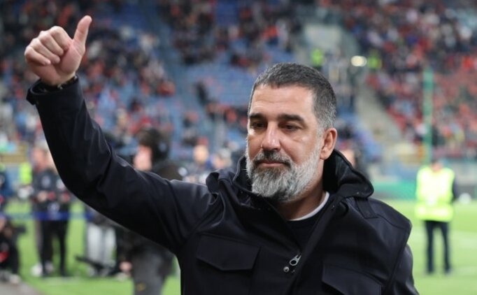Shakhtar Donetsk'i �ampiyonlu�a ta��yan Arda Turan, tarihine ge�ti