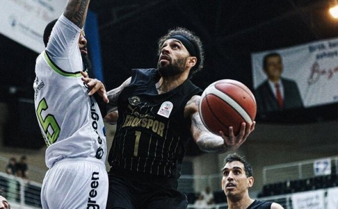 Safiport Erokspor, Merkezefendi Basket'i tek say� ile ge�ti