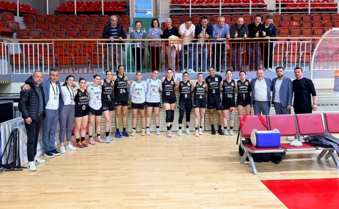 Turgutlu Belediye, Yalova VIP'� ma�lup ederek yar� finalde!