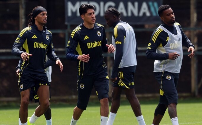 Sezon biterken Edson Alvarez geri d�nd�