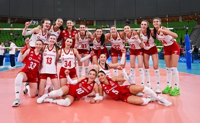 A Milli Kad�n Voleybol Tak�m�, Polonya'y� 3-2 ma�lup etti