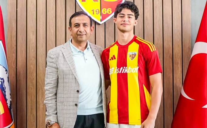 Kayserispor'da Kayra Cihan ile 3 y�ll�k yeni s�zle�me uzatt�