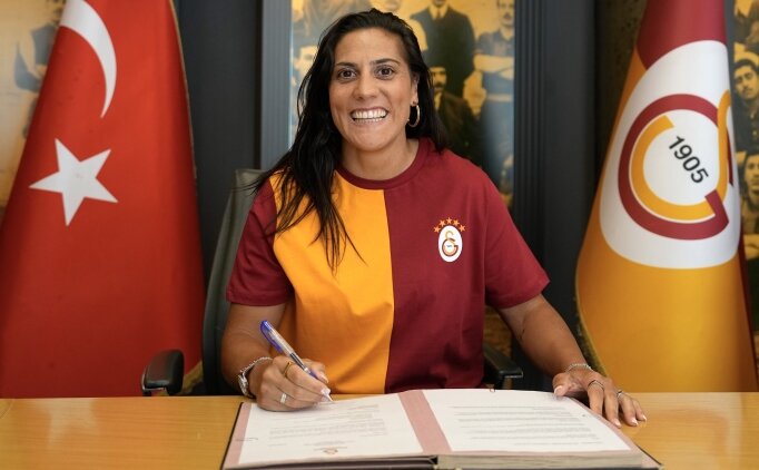 Galatasaray Kad�n Futbol Tak�m�, Martin-Prieto'yu duyurdu