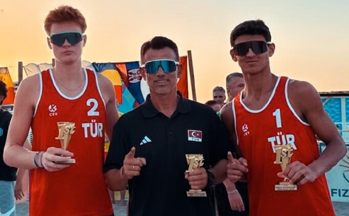 18 ya� alt� erkek plaj voleybolcular, Balkan �ampiyonu oldu