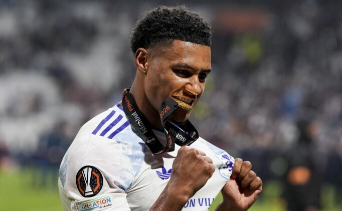 Ollie Watkins, Al Hilal ile anla�t�!