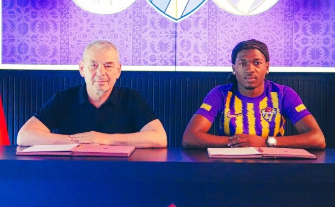 Ey�pspor, David Costa'y� kadrosuna katt�