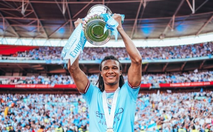 Manchester City, Ake'nin Fenerbah�e transferini a��klad�