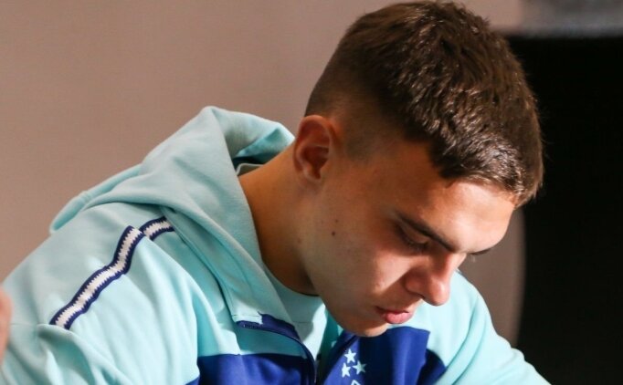 Galatasaray'�n g�ndemindeki Ponomarenko imzay� att�