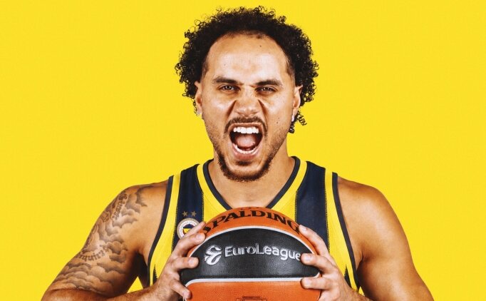 Shane Larkin: 'Fenerbah�e gibi bir kul�pte olmak farkl� bir �ey'