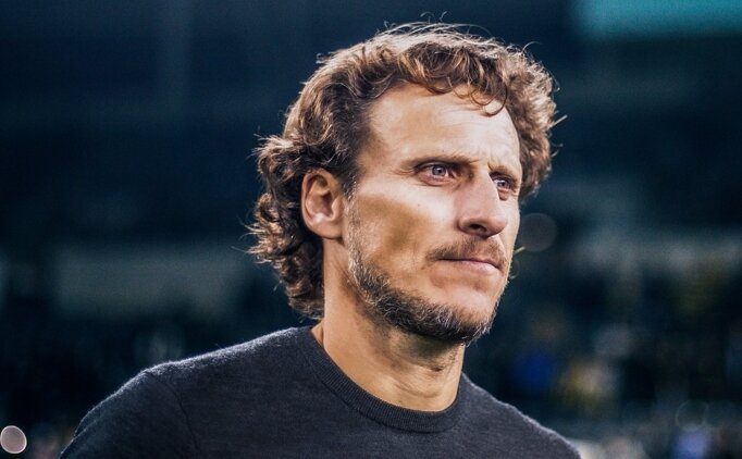 Diego Forlan, Uruguay Milli Tak�m�'n�n ba��na ge�ti!