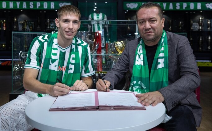 Konyaspor'a Macar orta saha: Rajmund Toth